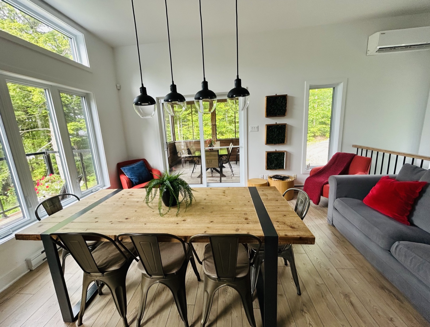 Chalet Le Raton — salle à manger lumineuse